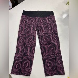 Betsey Johnson Women's Black and Purple Performance Cropped Leggings